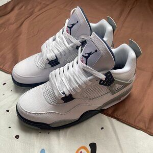 Air Jordan 4 Retro Midnight Navy Sneakers